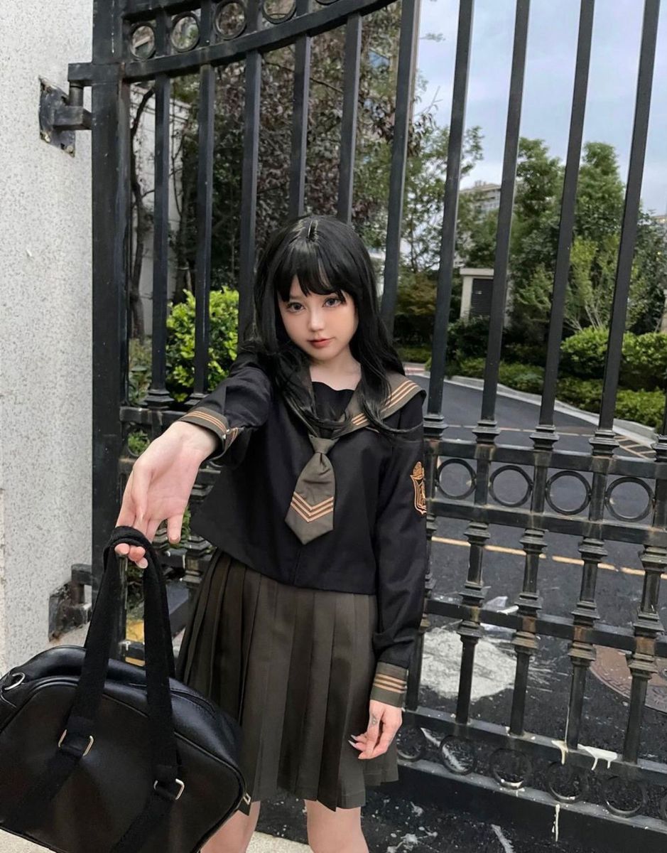 セーラー服 コスプレ 森ガール 女子制服 学園風 茶色襟 金色 三本線 刺繍 学生服  高校  中学  制服