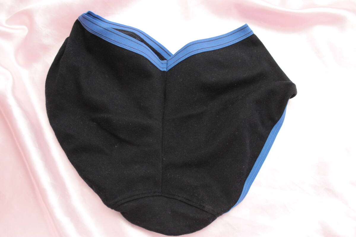 612 unused hip hanger shorts L size 