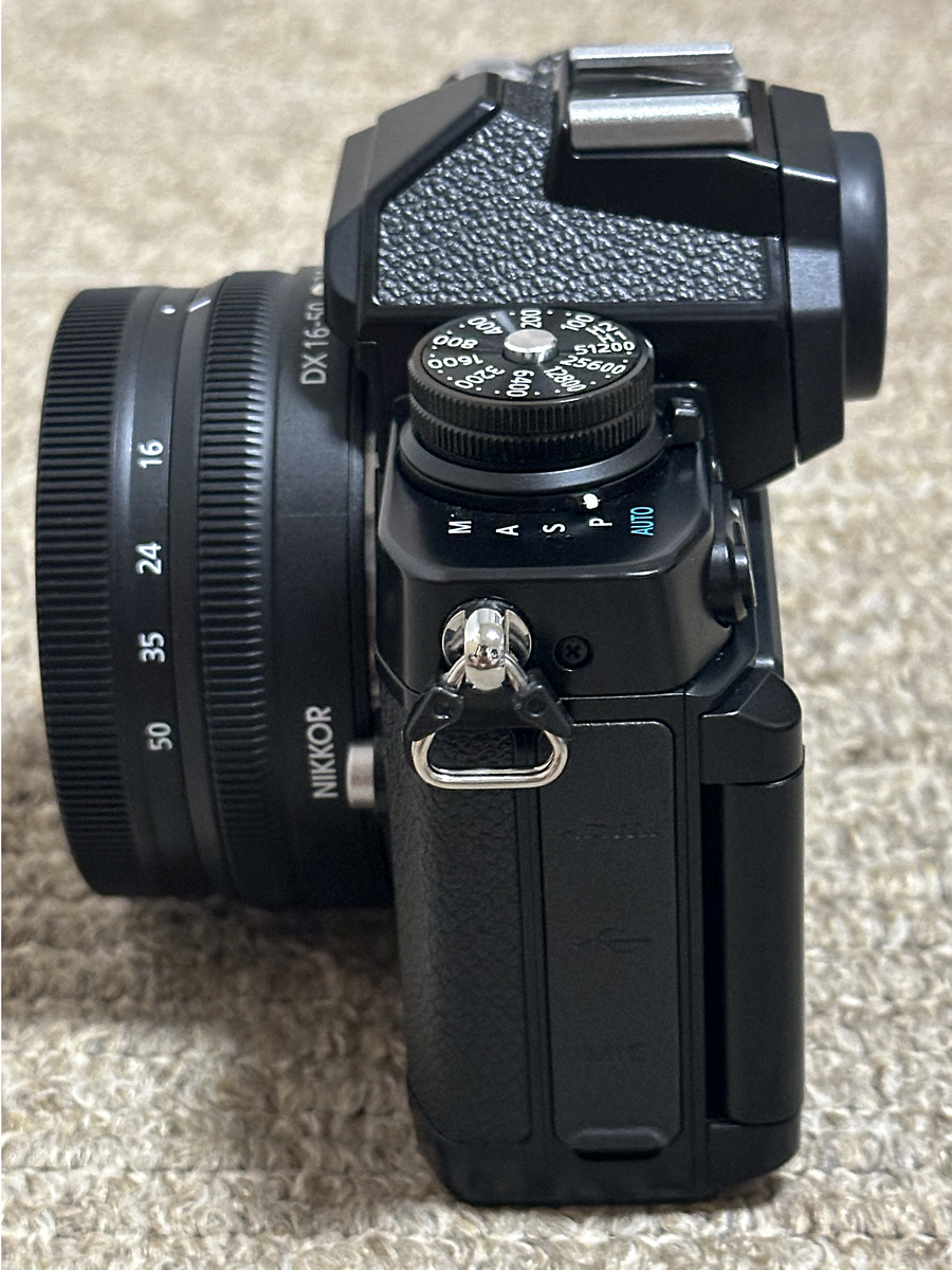 美品！！Nikon Zfc ブラック 16-50mm レンズキット ショット数２６９７ 純正予備バッテリー＆純正グリップ付き おまけ多数 送料無料！！_画像5