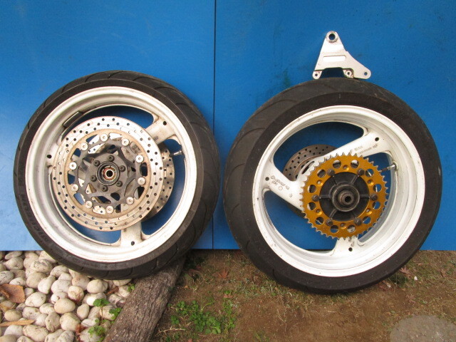 Yahoo!オークション - 4HM XJR400に使用TRX850ホイール前後 Yahoo!オークション - 4HM XJR400に使用TRX850ホイール前後