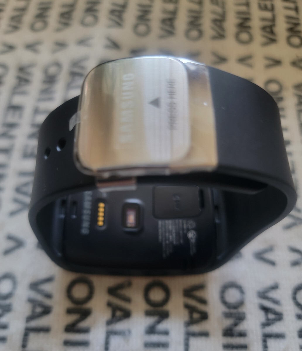 SAMSUNG GEAR S SM-R750 3G/Wi-fi対応 スマートウォッチ SAMSUNG GEAR S SM-R750 3G/Wi-fi対応 スマートウォッチ