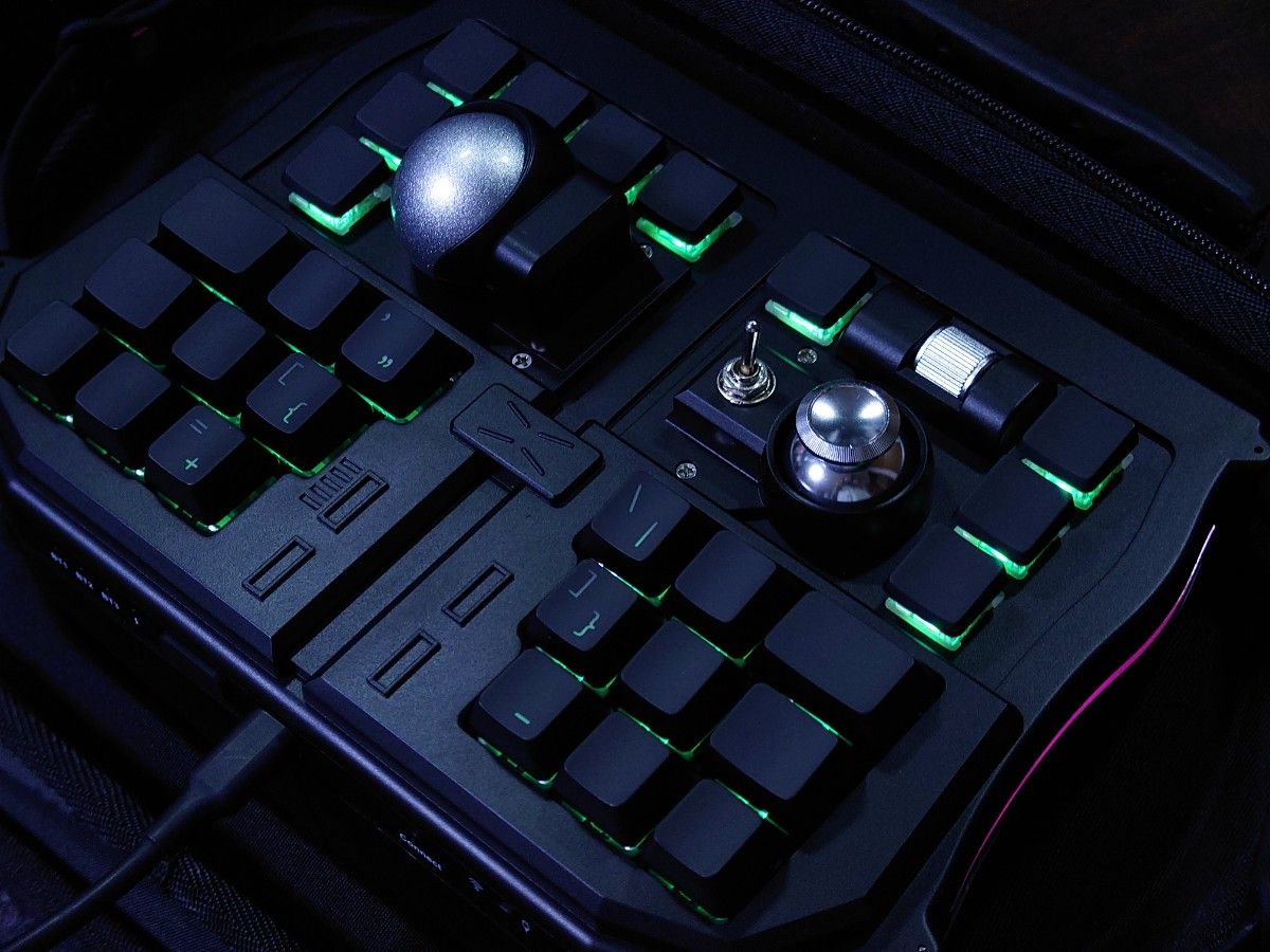 DOTBRAVO GrabShell 両手で握る キーボード ワイヤレス/有線 DBI DOTBRAVO GrabShell 両手で握る キーボード ワイヤレス/有線 DBI