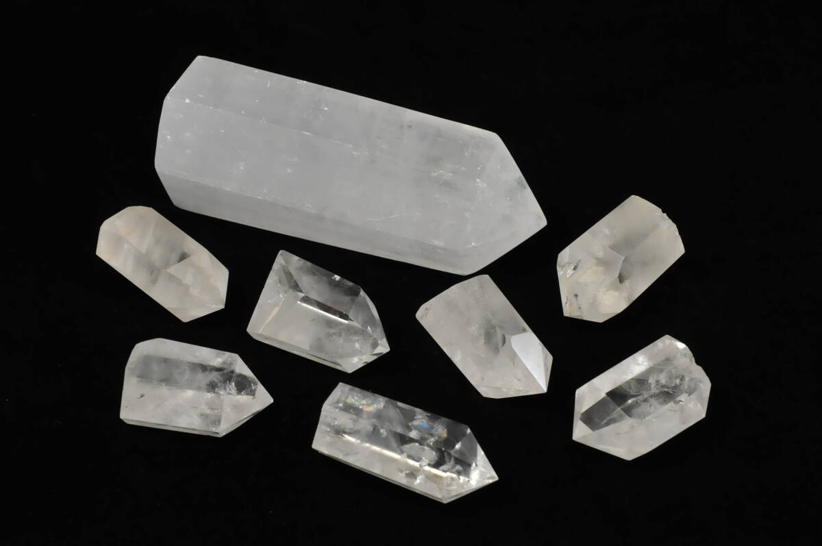 【鉱石】 水晶ポイント8点 台付 高さ：5.5～16cm 横幅：3～6cm 総重量：1553g ● パワーストーン 0103002-11の画像4