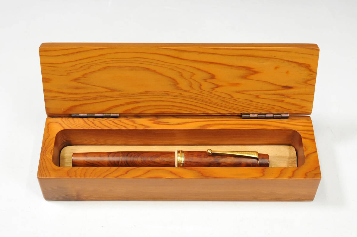 万年筆 MORISON ANTIQUE PEN NO・083 ペン先14k GINJIRO 屋久杉 ケース有 0304136-1の画像1