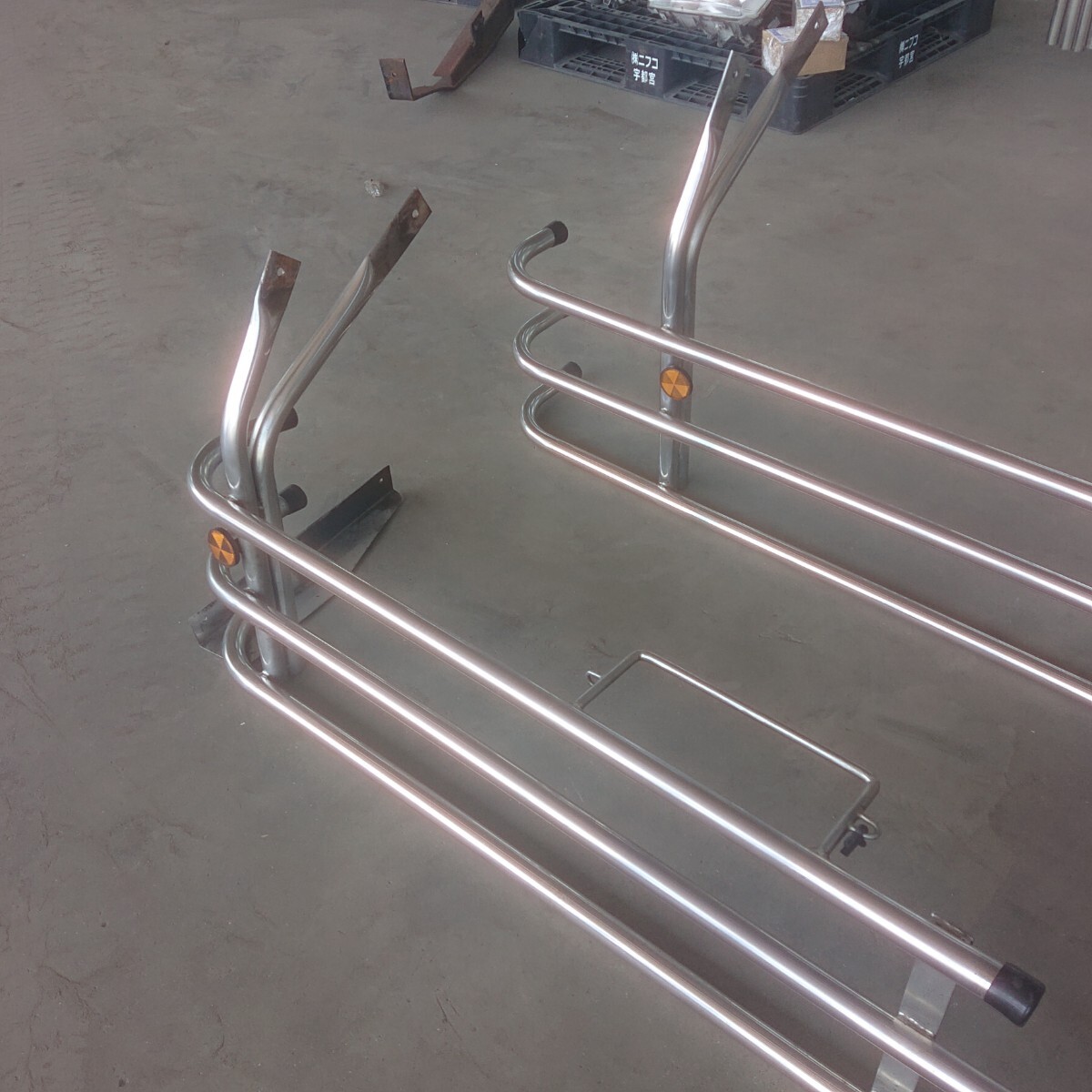  stainless steel side bumper 4 axis low floor length 2970 millimeter A0425-6-6