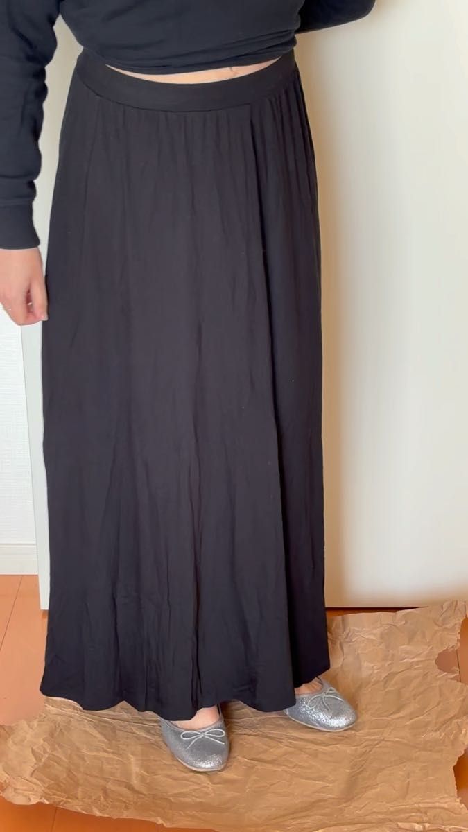UNIQLO ユニクロ　新品　ロングスカート　ブラック　フレアスカート
