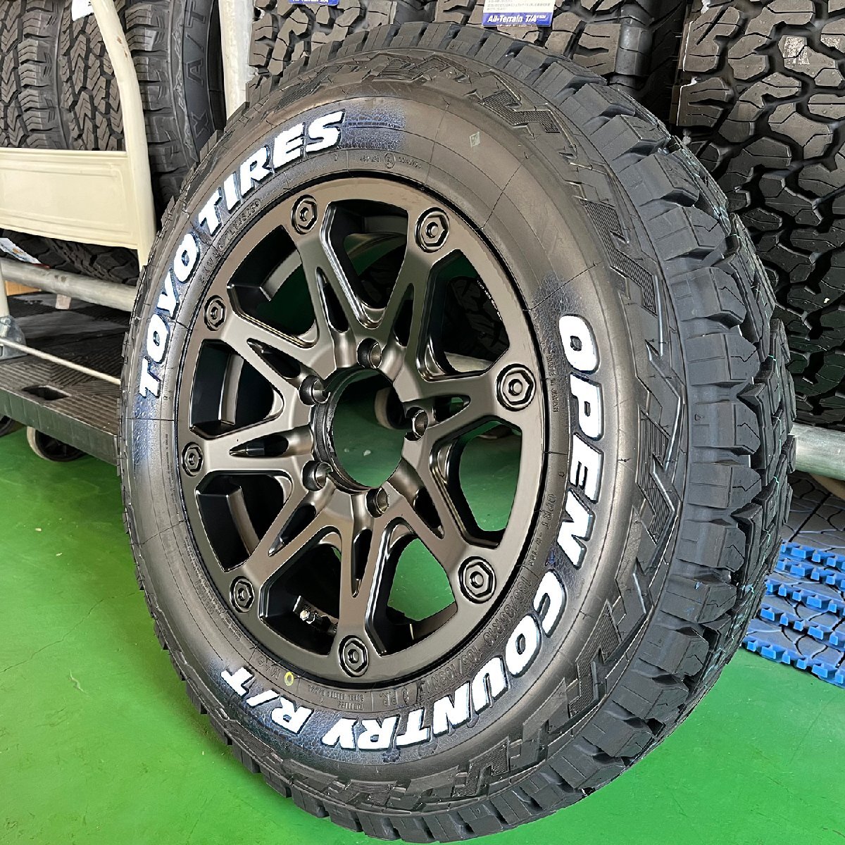 5月入荷 5本セット【背面】ジムニーJB64 JB23 タイヤホイールセット 16インチ TOYO オープンカントリーR/T 185/85R16 BDX08 ホワイトレターの画像2