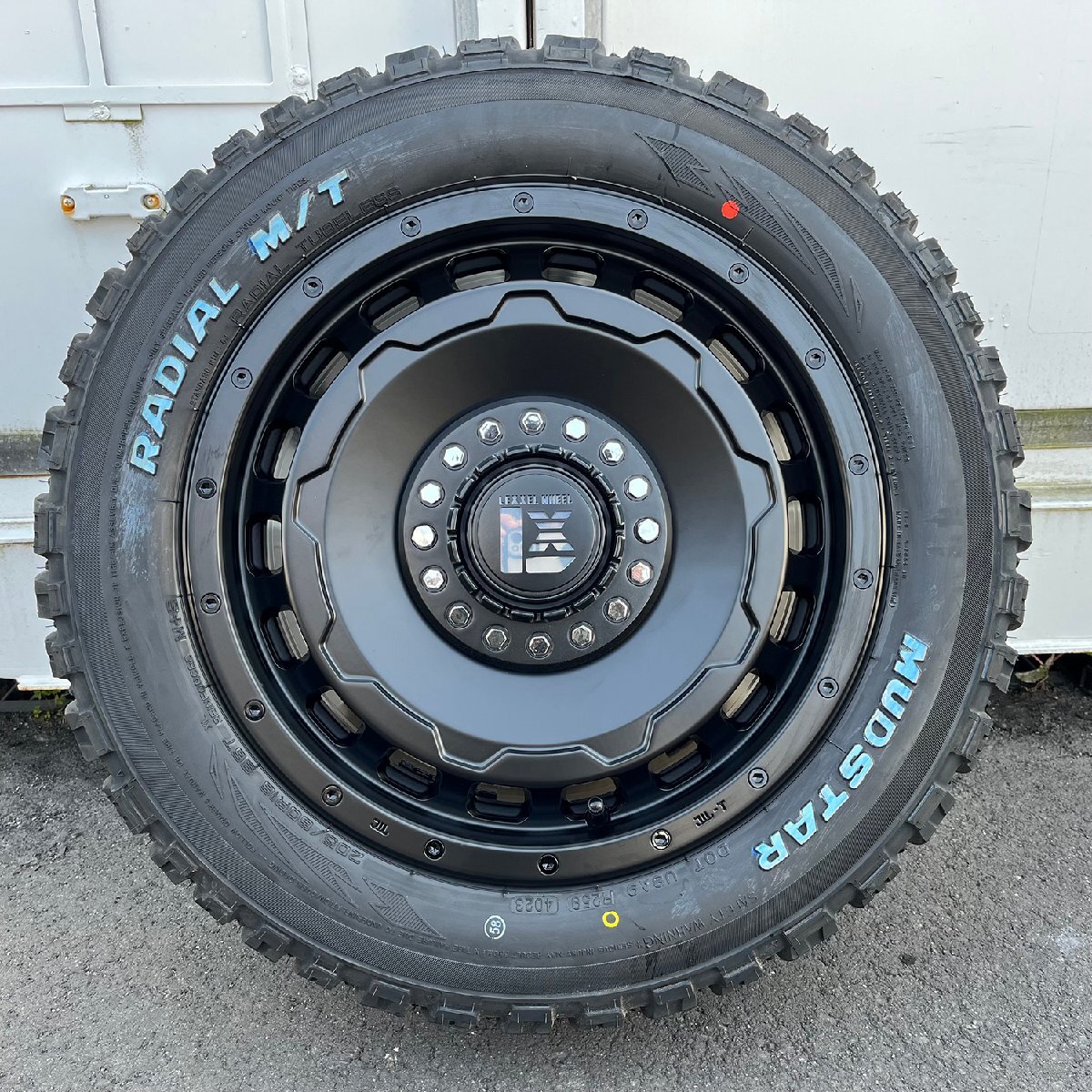 プリウスα 純正タイヤサイズ タイヤホイール4本セット マッドスターラジアルMT 205/60R16 ホワイトレター LEXXEL SwaGGer_画像5