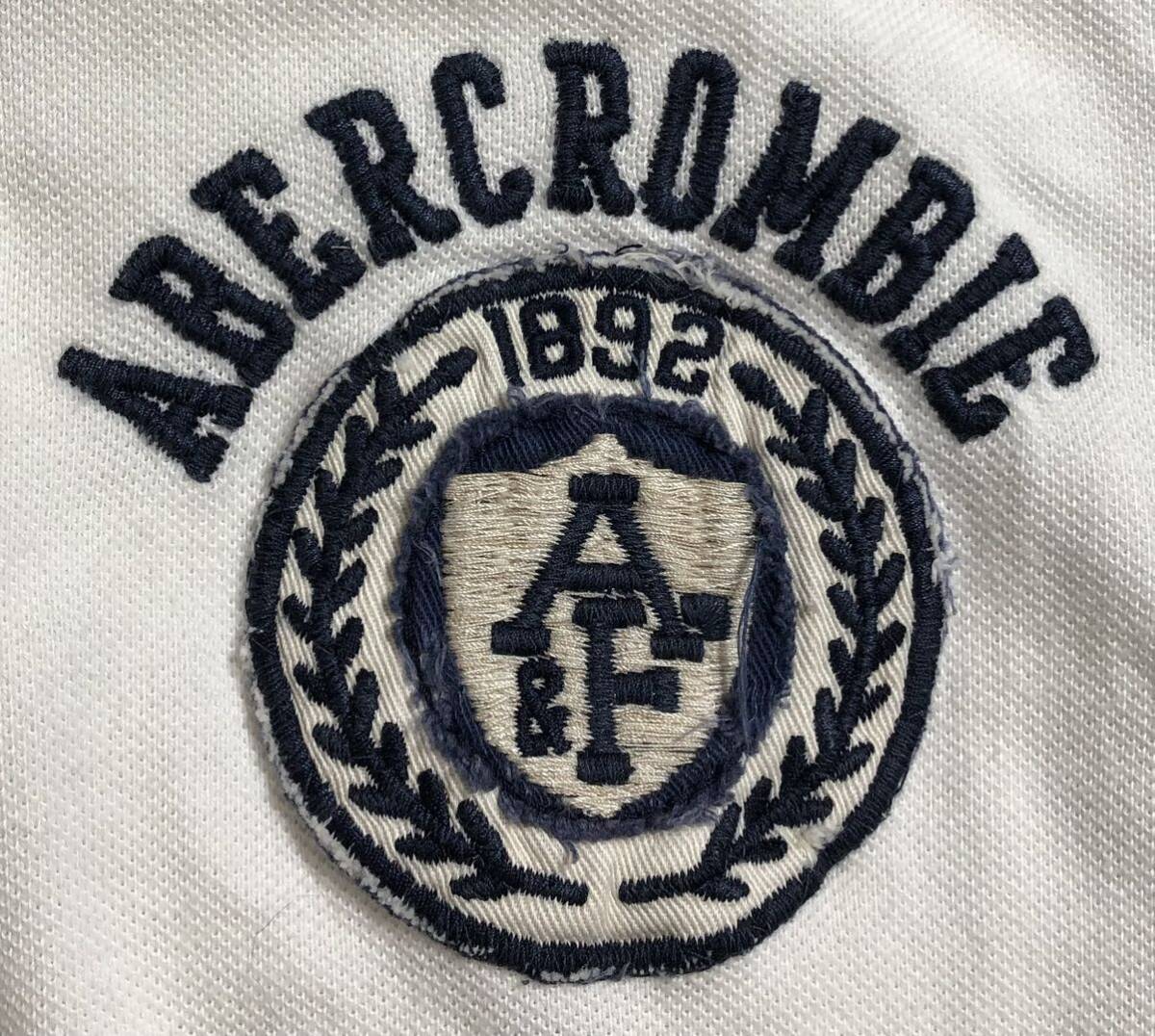 ■ A&F Abercrombie&Fitch アバクロンビーアンドフィッチ ■ エンブレム ロゴ 刺繍 ユーズド ダメージ加工 半袖 ポロシャツ ホワイト Mの画像5
