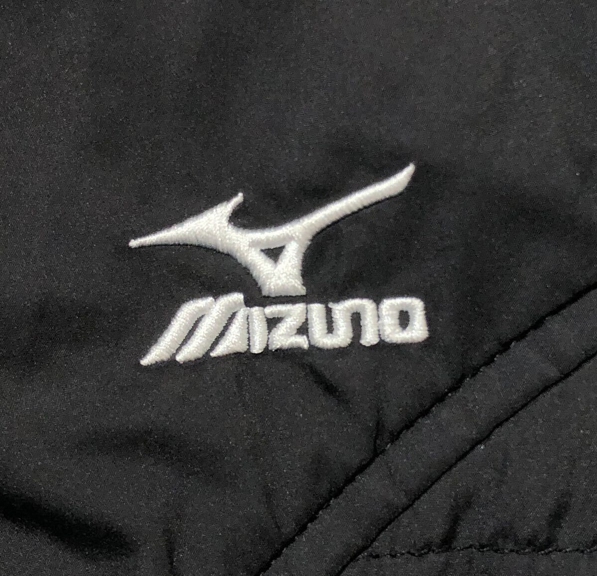 ● Mizuno GOLF ミズノ ゴルフ ● ロゴ 刺繍 ラベル 中綿入 キルティング 切替 デザイン ゴルフ ジャケット ブラック Lの画像5
