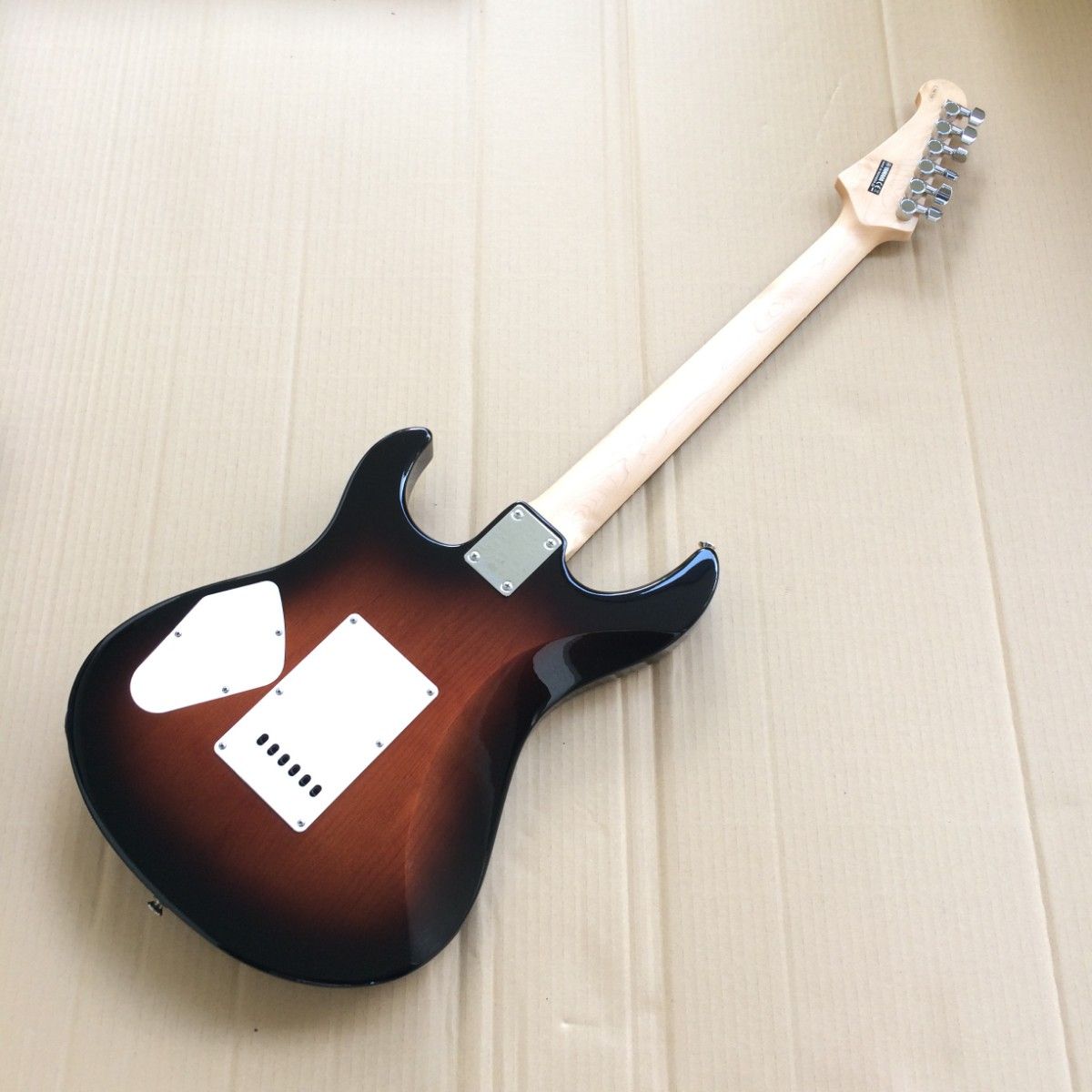 送料無料 美品 YAMAHA PACIFICA PAC112V エレキギター ヤマハ 送料無料 美品 YAMAHA PACIFICA PAC112V エレキギター ヤマハ