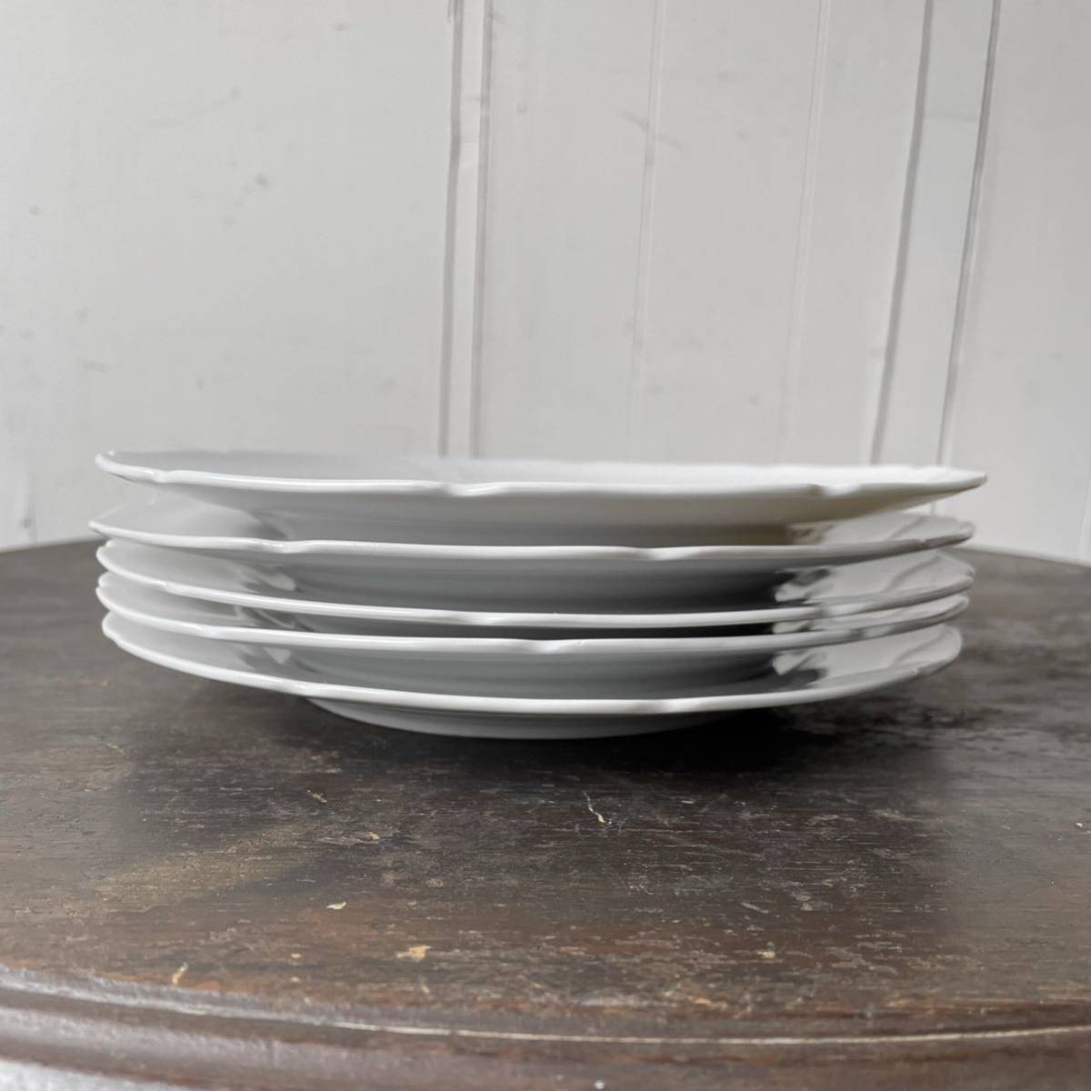 5枚set 古い フリル 中 リムプレート 白磁 デットストック 1970年代貿易 検: 取り皿 ケーキ サラダ メイン 陶器 アンティーク ビンテージの画像4