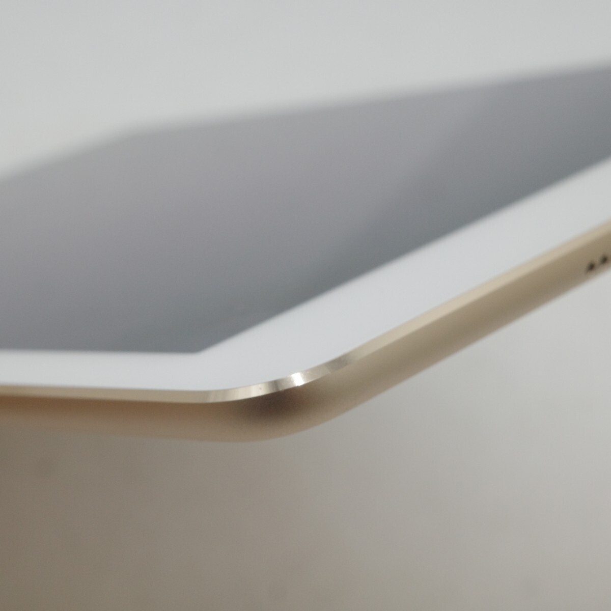 iPad Air2 WiFi 16GB 第2世代 ゴールド A1566 Apple アップル アイパッド タブレット 9.7インチ 437g 169.5×6.1×240mm 動作確認済みの画像5