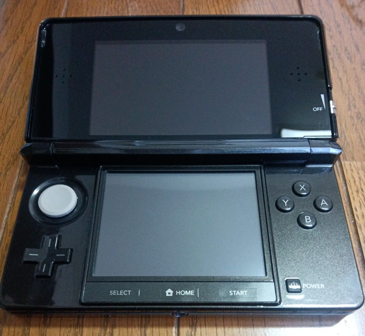 ニンテンドー3DS コスモブラック 中古美品 不具合なし 全体綺麗 上下画面綺麗 充電器 タッチペン SDカード（2GB）付き