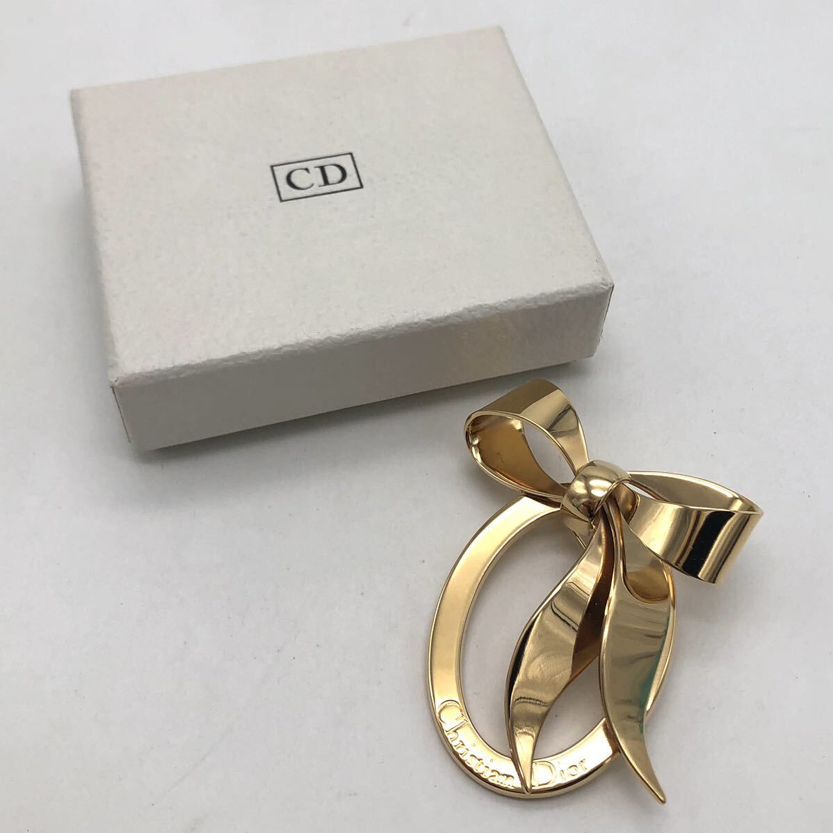 Christian Dior Christian Dior брошь лента Gold мода аксессуары P1418