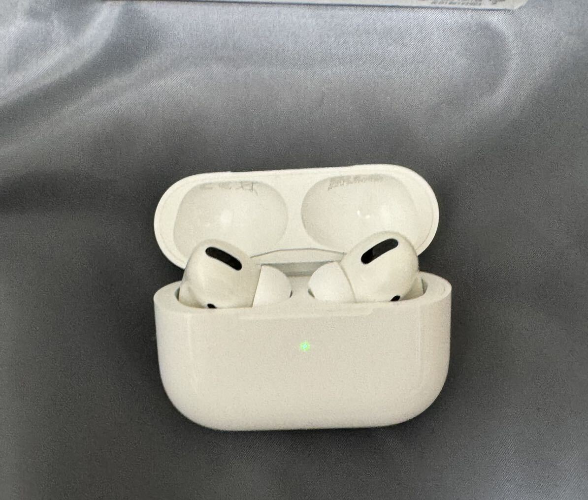 Apple AirPods Pro 第一世代 中古品MWP22J\Aの画像4