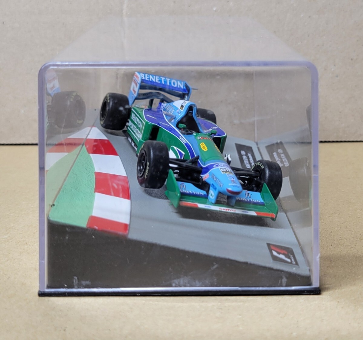 1/43 デアゴスティーニ F1マシンコレクション BENETTON B194 ミハエル・シューマッハ 1994 現状品 ミニカーの画像4