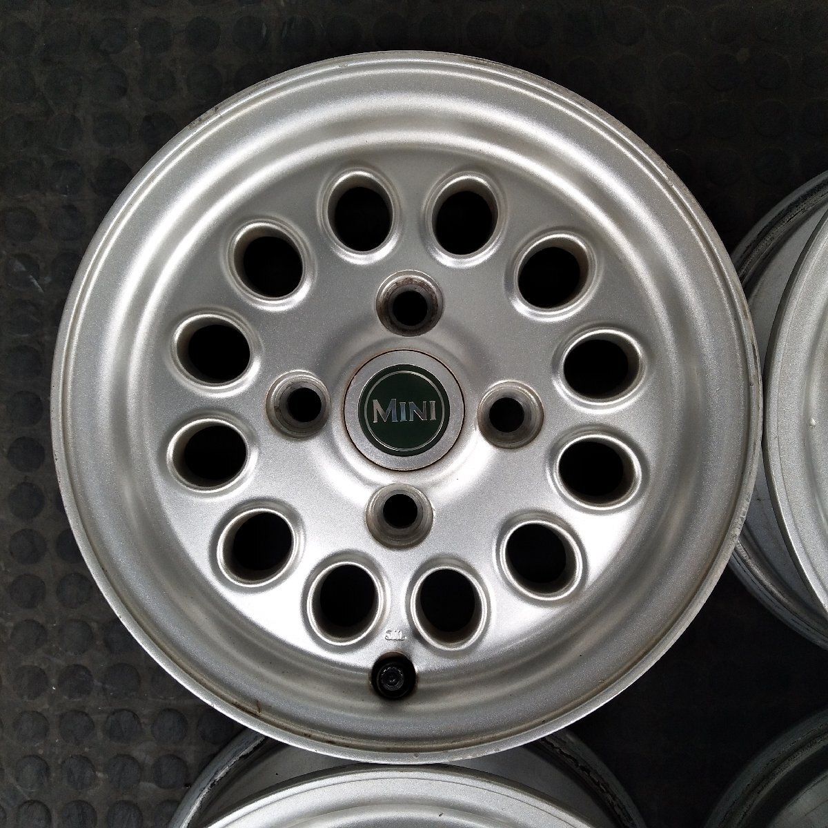 管理番号：A4-132【4本価格】【12×4.5J 4x101.65 ET+35 ハブ55】ROVER MINI 純正・店頭引取可能・適格請求書発行可能_画像6