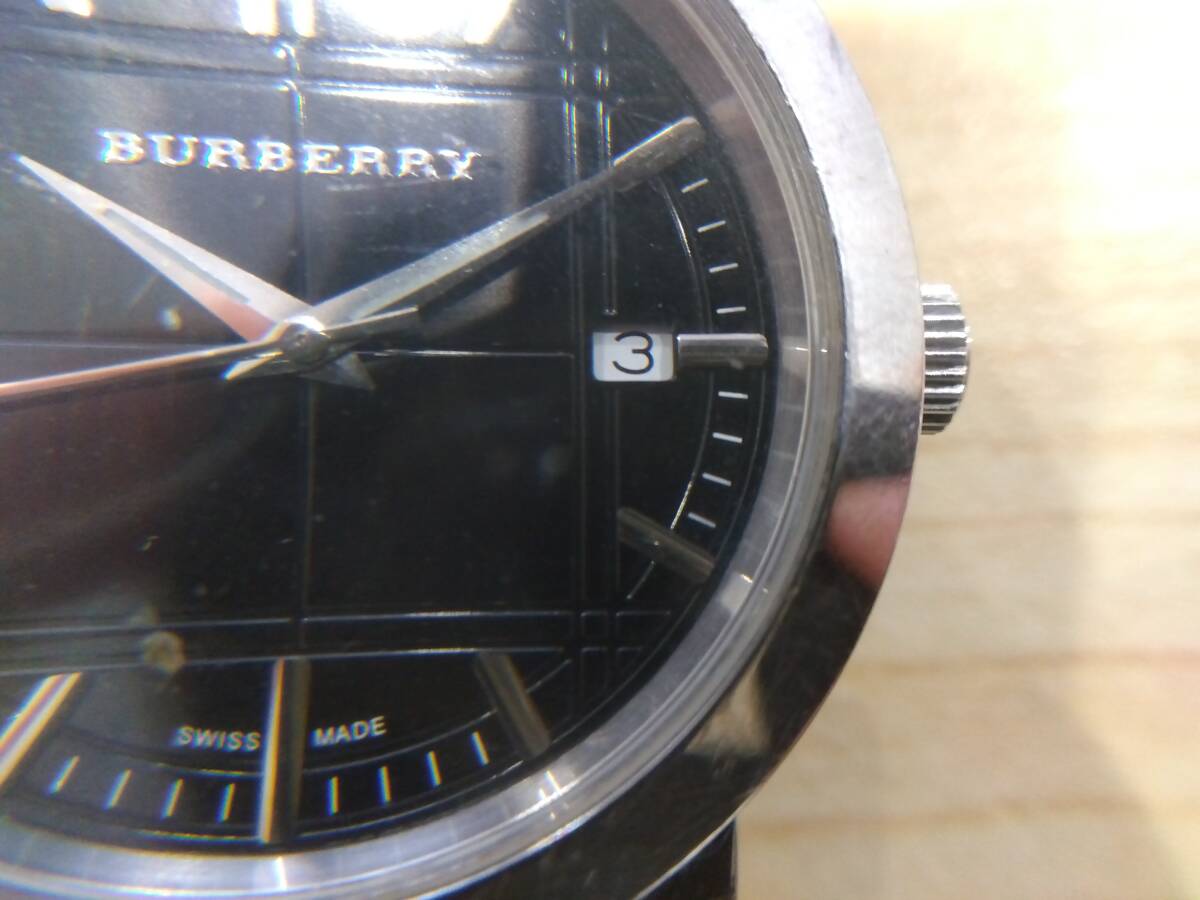 24.89.0119【中古品】BURBERRY バーバリー 腕時計 BU1364 現状不動品 バックル不良の画像3