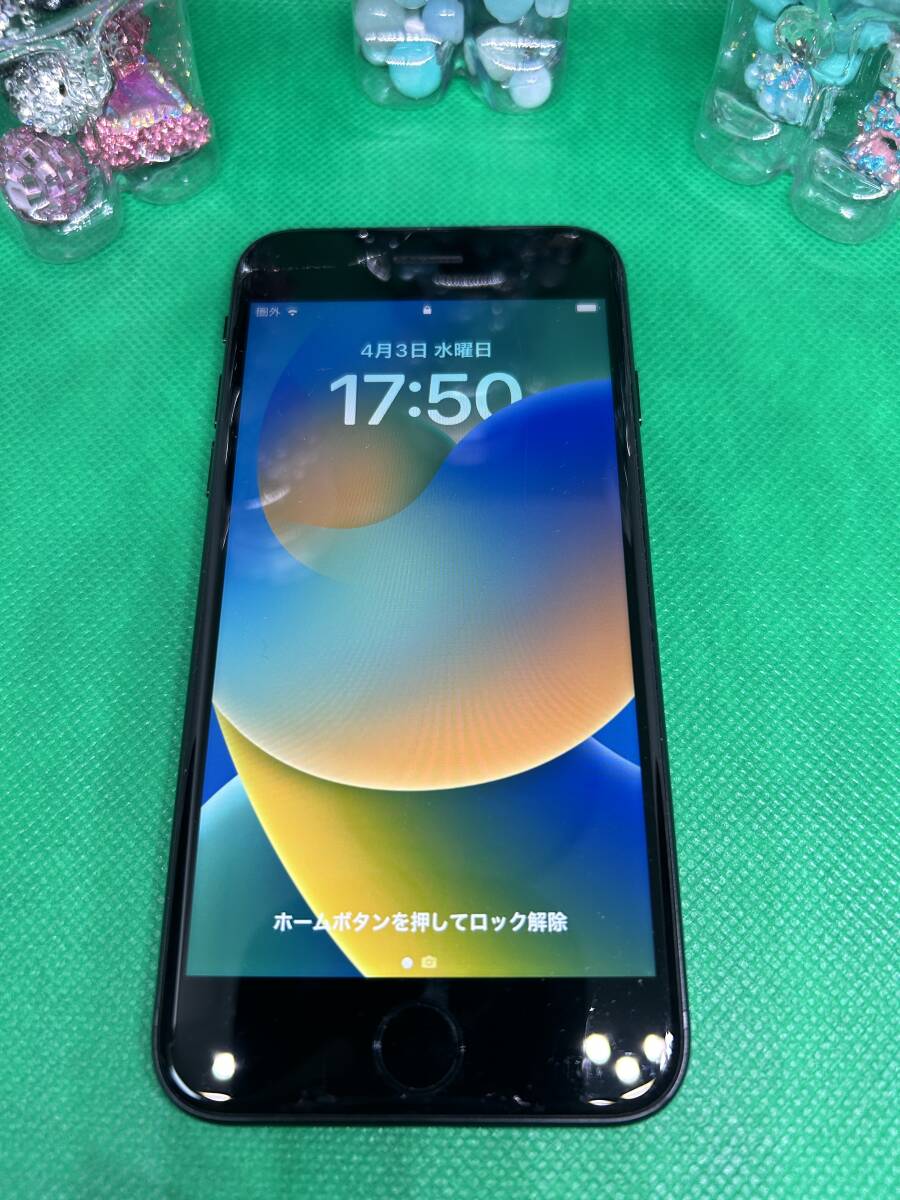 中古品！！！！　iphone SE　64G！！！　black　よく読んで入札よろしくね！！！！_画像1