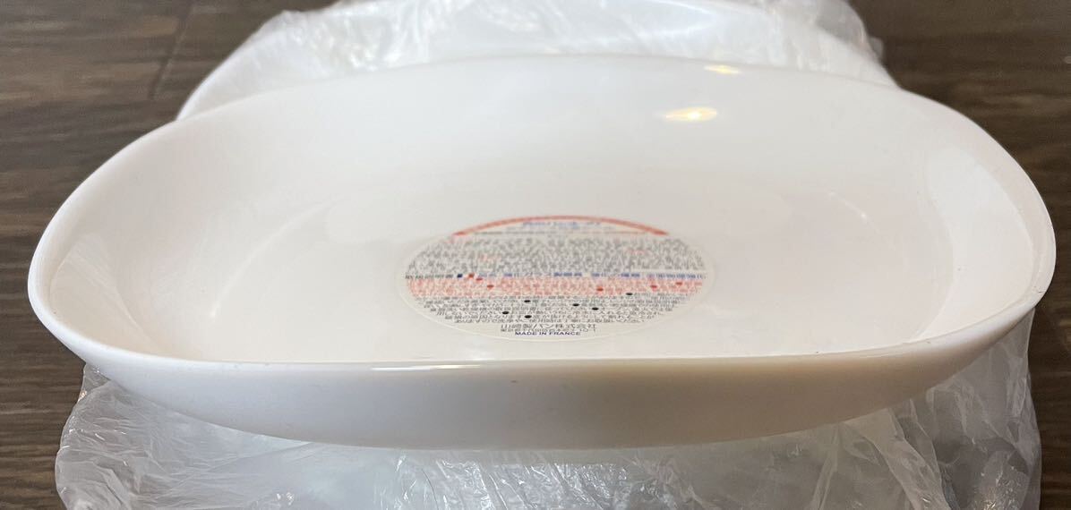ヤマザキ春のパン祭り 白い皿 角プレート１８０ミリ４ 枚_画像2
