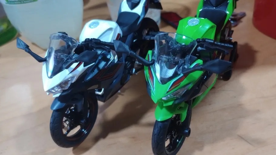 2色選択 ダイキャス ミニカー バイク カワサキ NINJA 忍者 400 合金 完成品 オートバイ 置物 ダイキャスト モデル ライト 1:12 G033_画像6