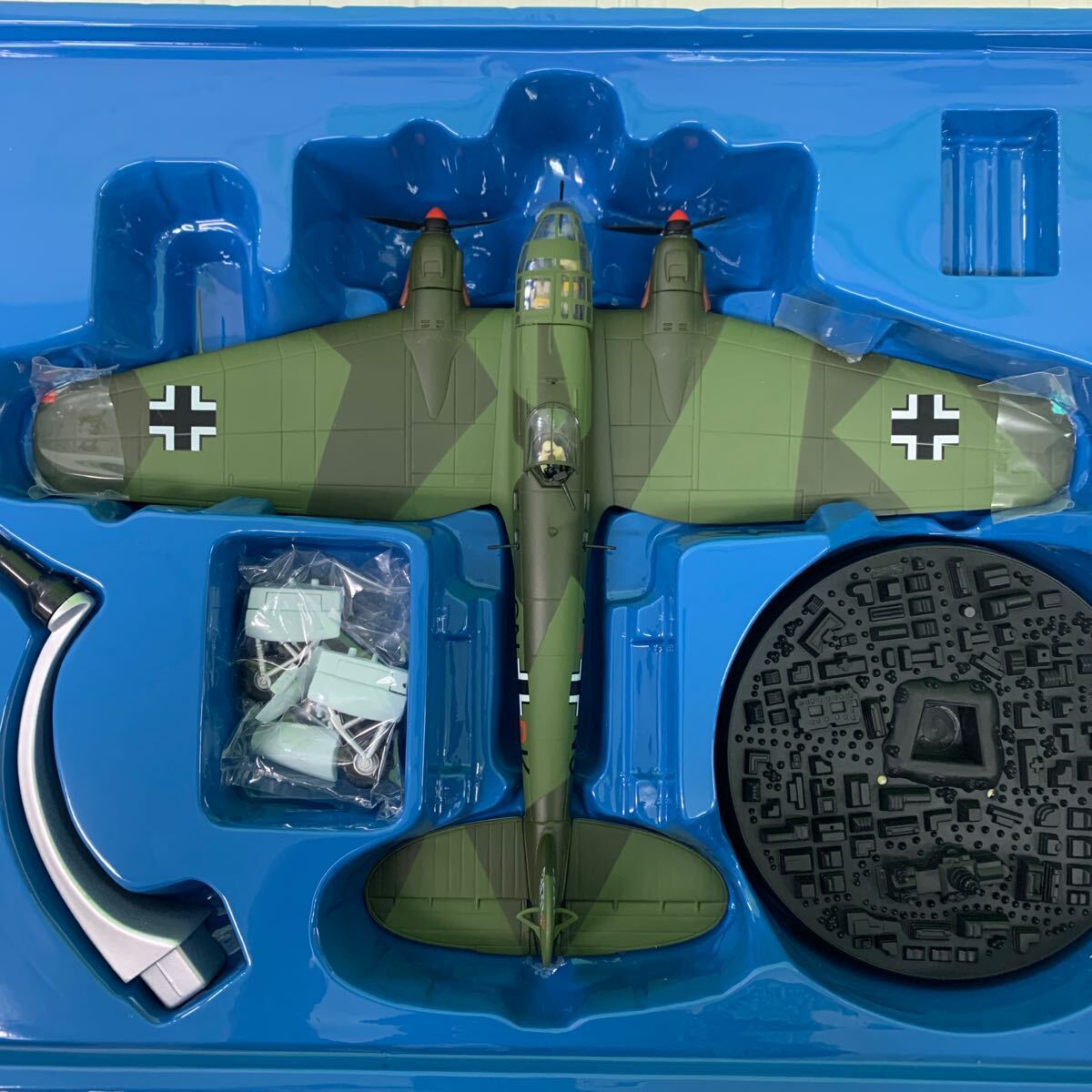 CORGI コーギー 1/72 戦闘機模型 ハインケル He111H-14 6N+BK THE AVIATION ARCHIVEの画像3