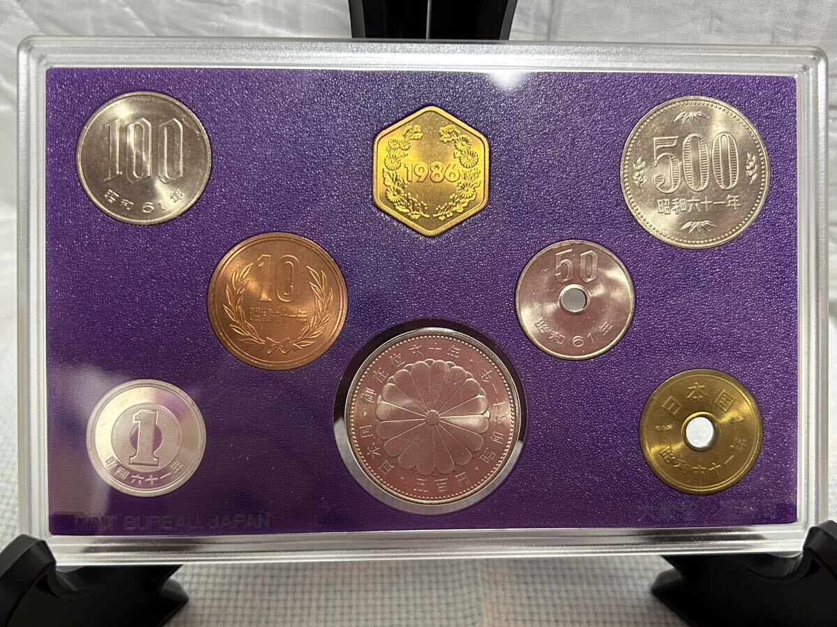 1986年 昭和61年 天皇陛下御在位六十年記念500円白銀 ミント 貨幣セット記念硬貨 記念コイン の画像4