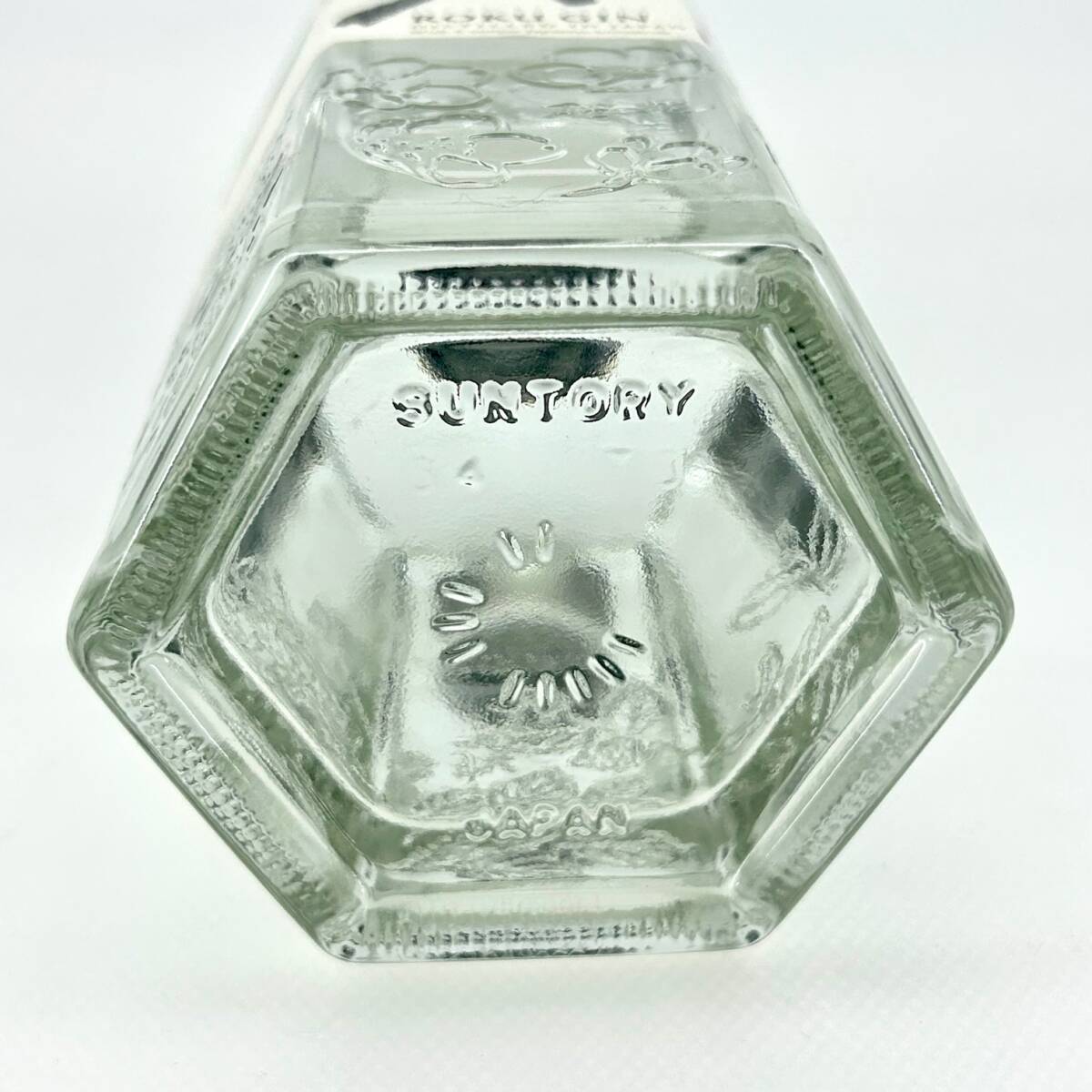 [ Aichi prefecture limitation shipping ]SUNTORY Suntory ROKU six japa needs craft Gin 47 times 700ml [ not yet . plug ]