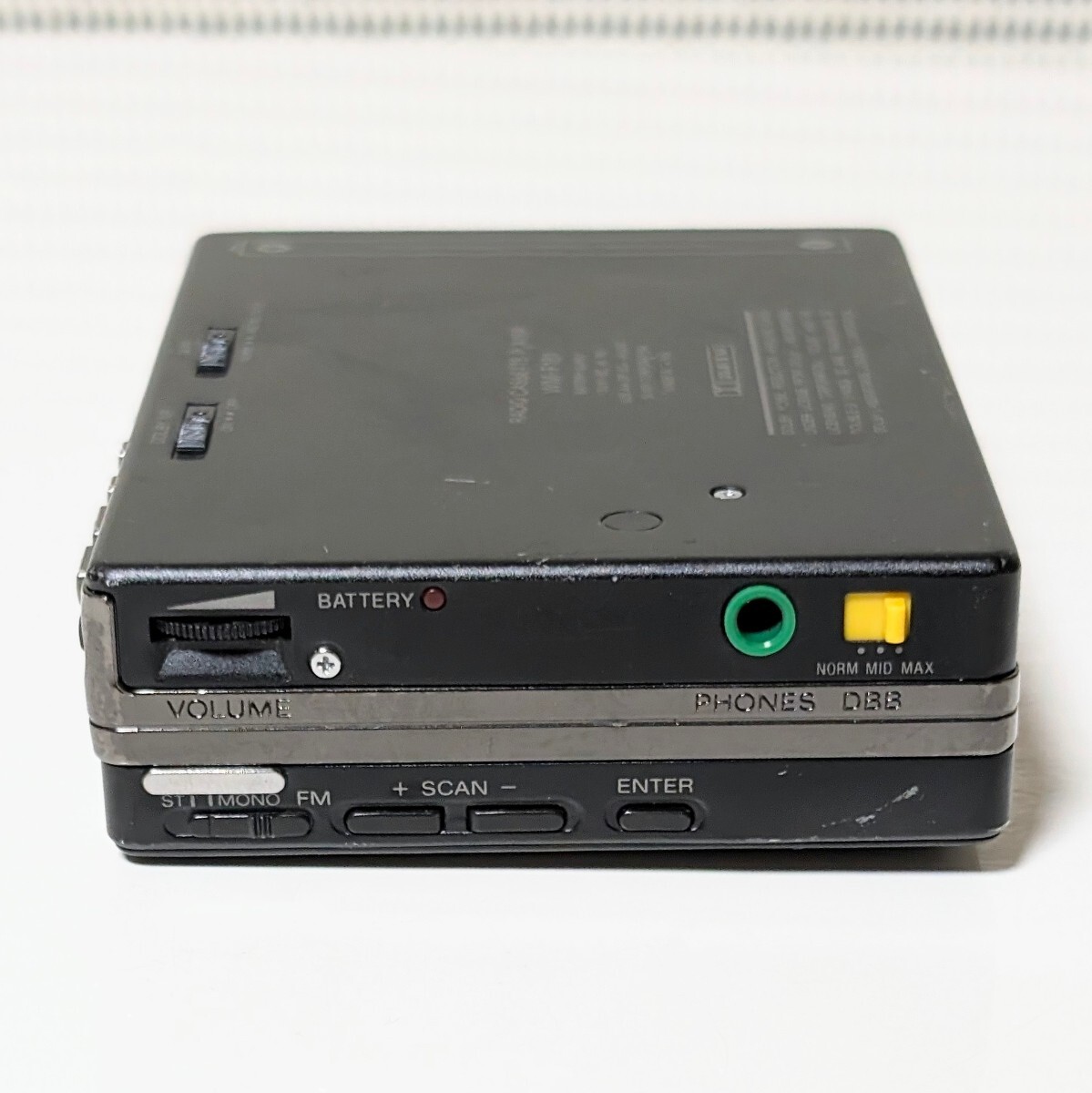 当時物 SONY WALKMAN WM-F181 ソニー カセットウォークマン ラジオカセットプレーヤー WM-F181 通電不可 動作未確認 現状品の画像6