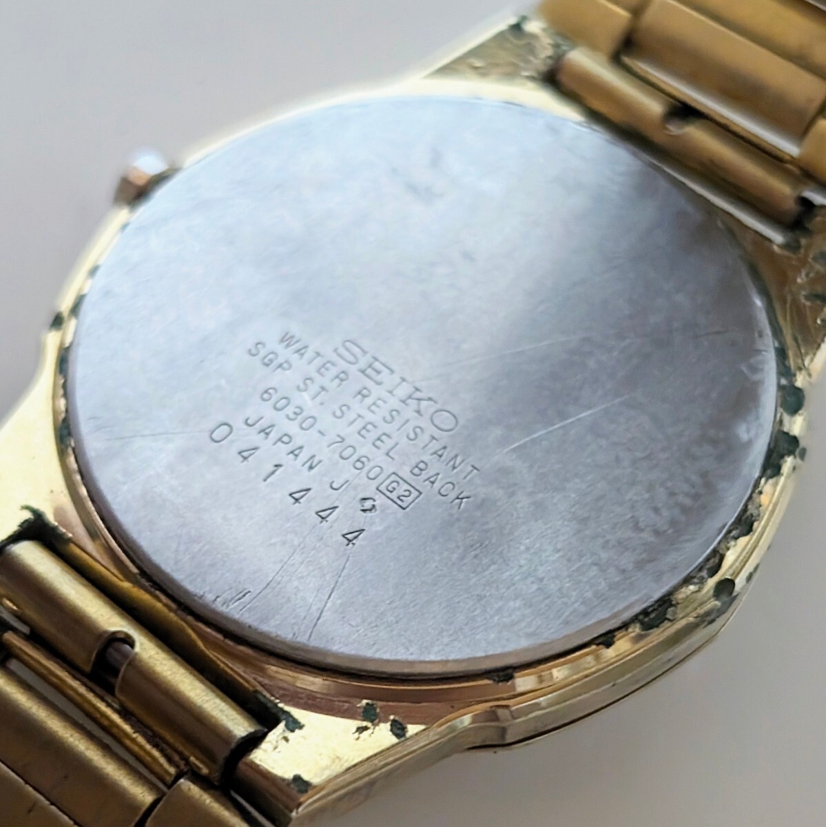 当時物 希少レア SEIKO 6030-7060 セイコー シーガル 3針クオーツ ゴールド文字盤 メンズ ゴールドカラー腕時計 電池交換済 稼働品_画像8