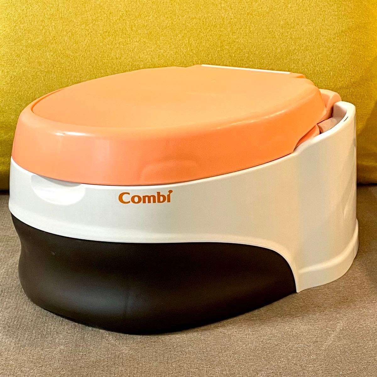 【中古】Combi(コンビ　ベビーレーベル) 洋式おまるでステップ　コーラル