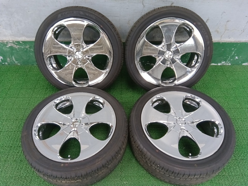 Big Endホイール!! 17x7J +48 夏タイヤ付き 215/45 4本セット 中古 売切!!の画像1