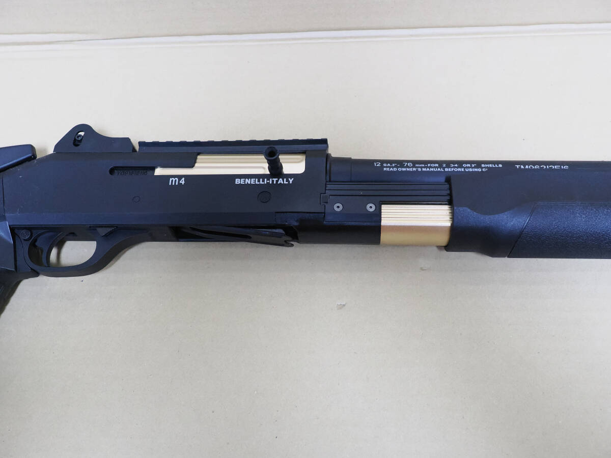 XM1014 ライブシェル エアーコッキング ショットガン シェル18発付き スポンジ弾 玩具の画像4