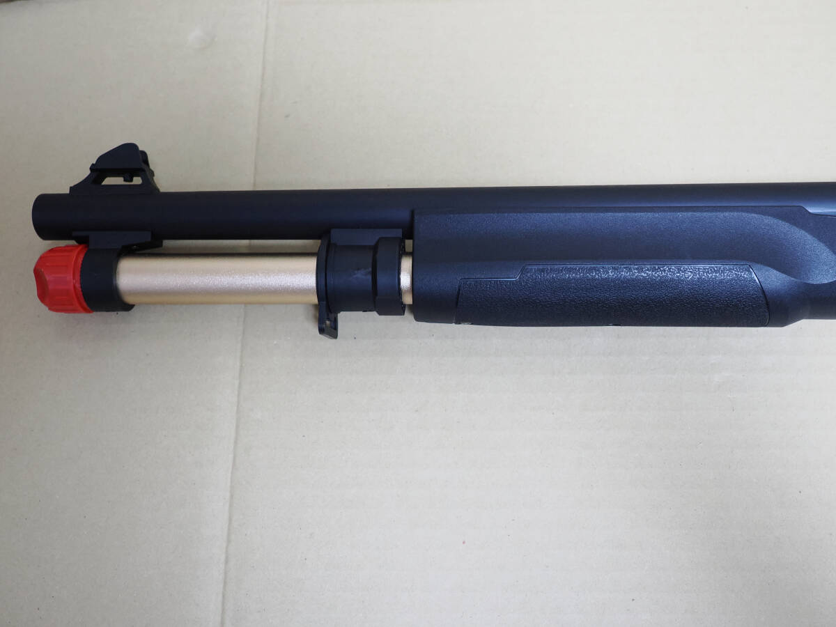 XM1014 ライブシェル エアーコッキング ショットガン シェル18発付き スポンジ弾 玩具の画像6