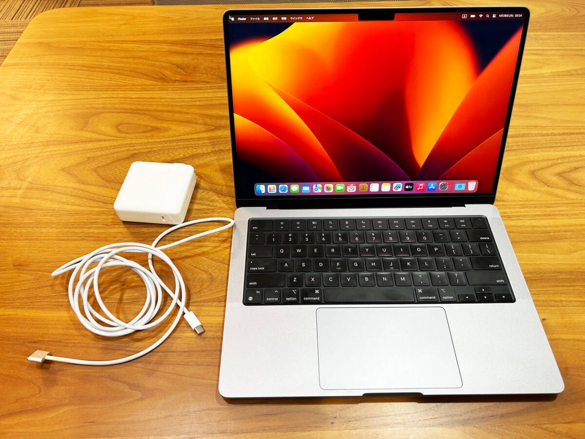 Macbook Pro M1MAX メモリ32GB SSD1TB 2021年モデル 14インチ USキーボード スペースグレイ_画像1