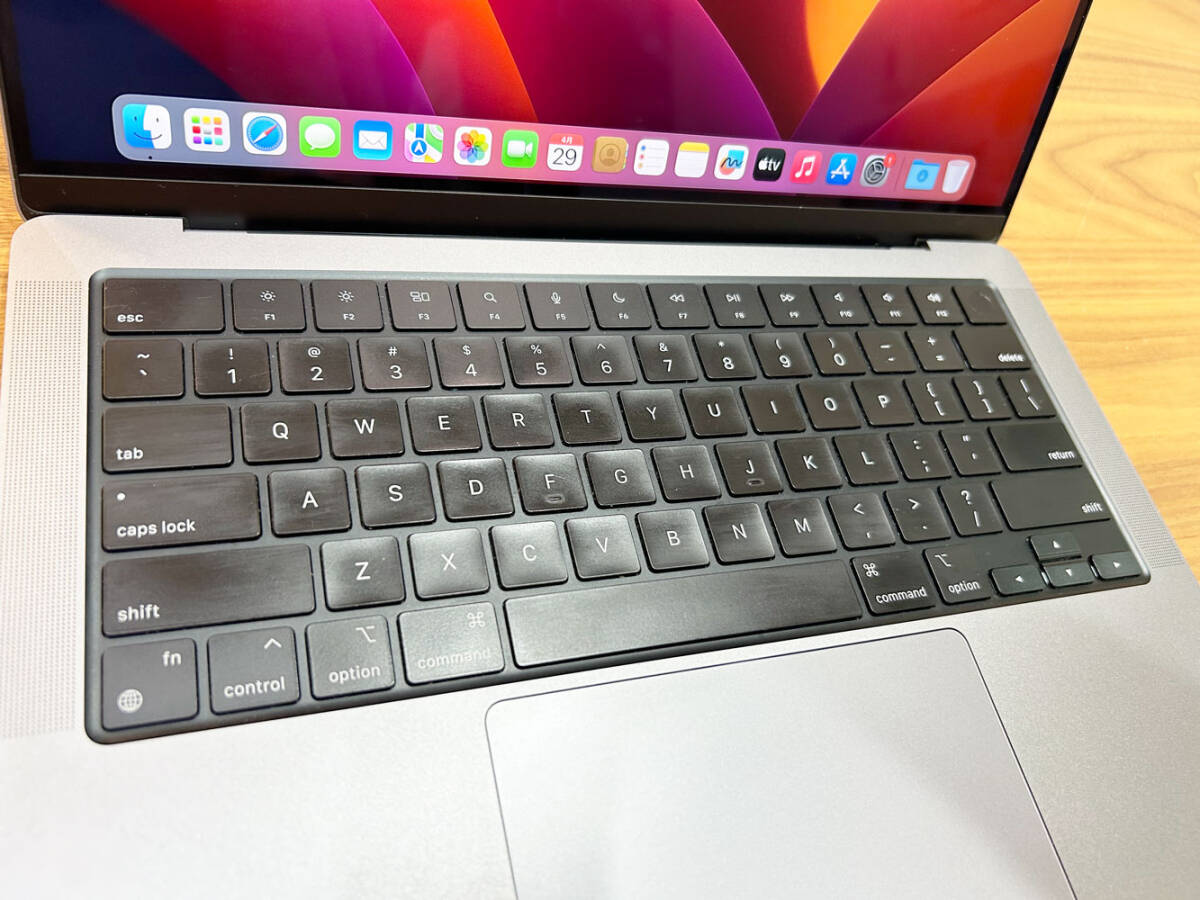 Macbook Pro M1MAX メモリ32GB SSD1TB 2021年モデル 14インチ USキーボード スペースグレイ