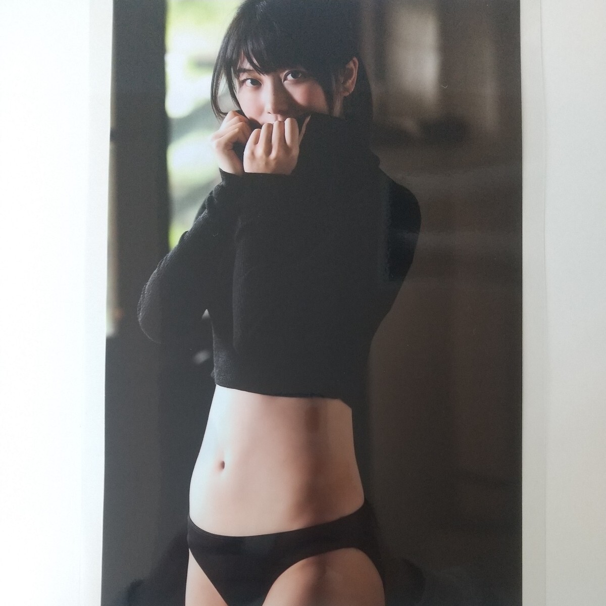 あ-008『雑誌グラビア ラミネート加工』『横山由依 AKB48 NMB48 ゆいはん 水着』プレイボーイ 2012年No.47 B5 3枚6ページ ※15の画像2