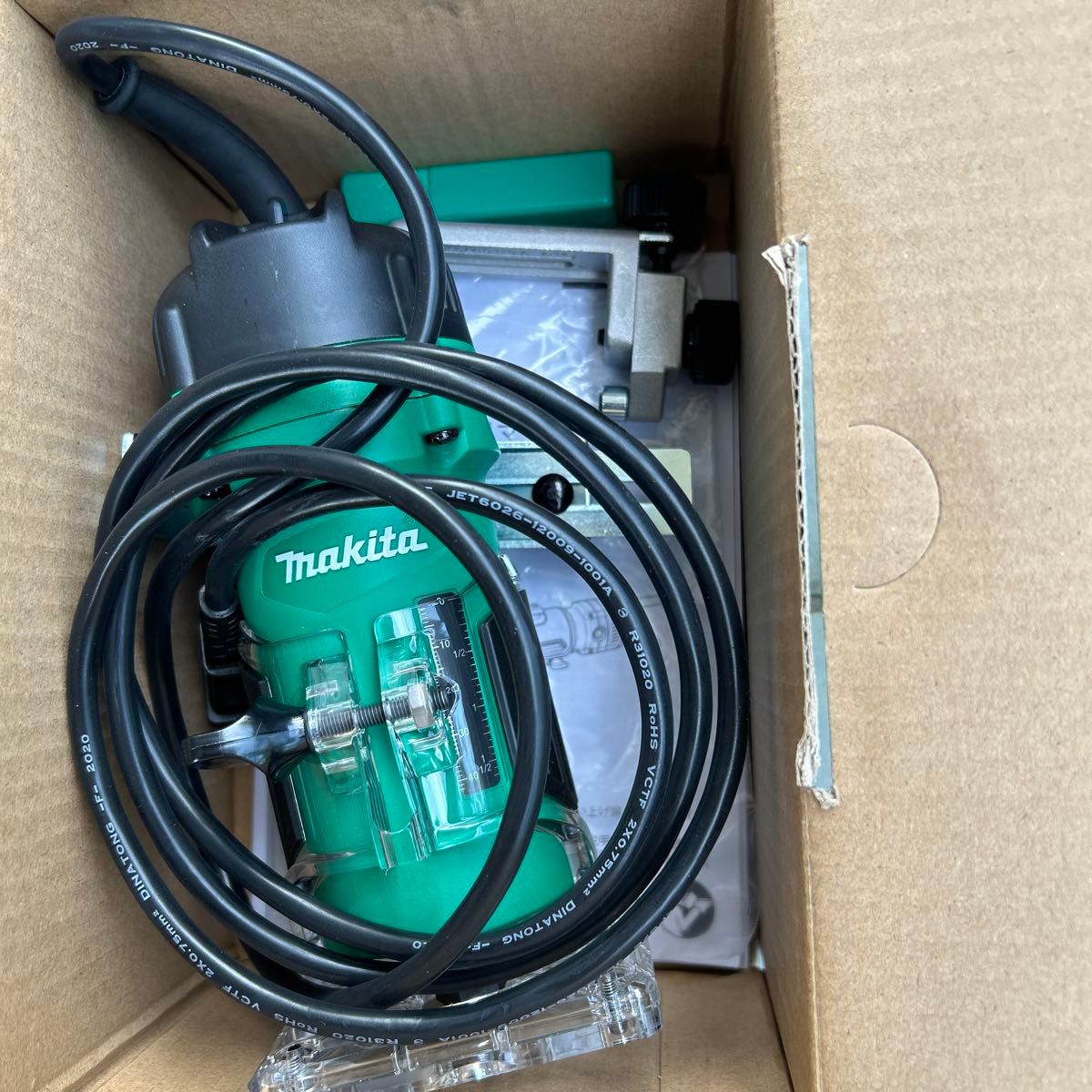 【新品・未使用】マキタ(makita) トリマ M373 とルータービットセット