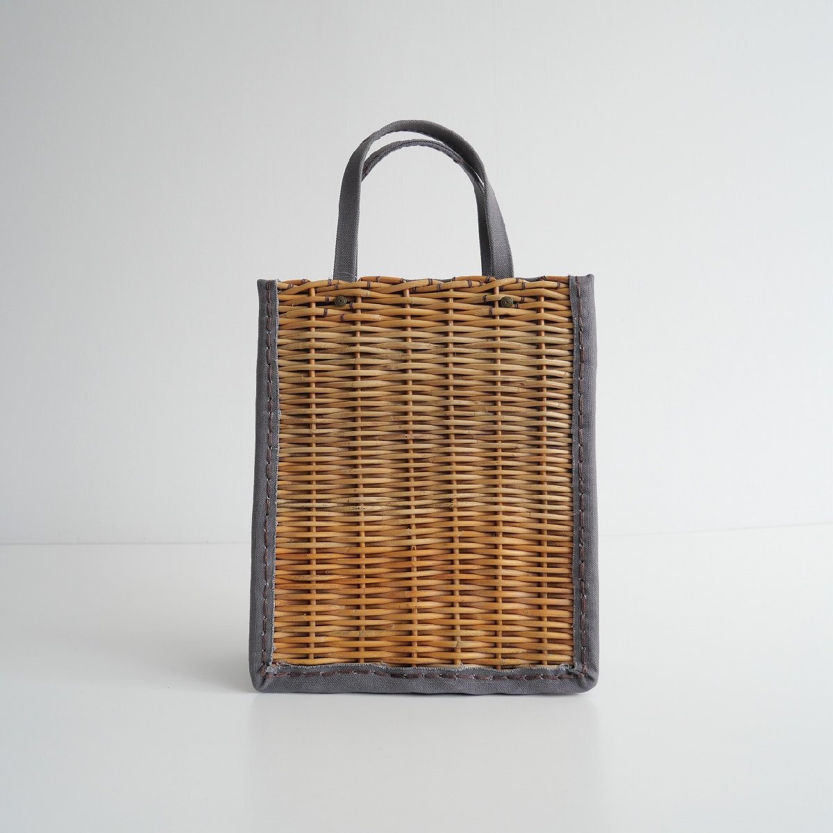 .. sale goods / ebagoseba Goss / canvas * basket sack * hand (A4 basket sack ) waterproof canvas ×. rattan bag basket bag / 2403-0360