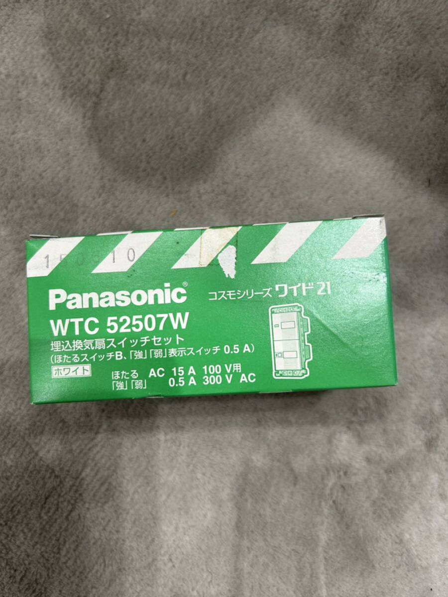 [F428]Panasonic WTC 52507W. included exhaust fan switch set (... switch B,[ a little over ][ weak ] display switch 0.5A) white Panasonic 