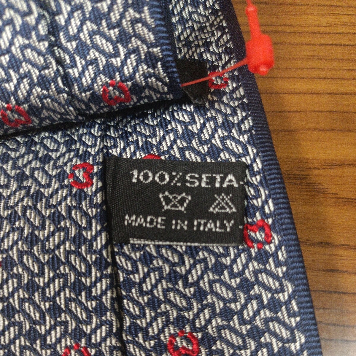 美品 mila schon ミラ・ショーン ネクタイ イタリア製 MADE IN ITALY 幾何学模様 ネイビーレッド 紺赤 シルク１００％の画像5