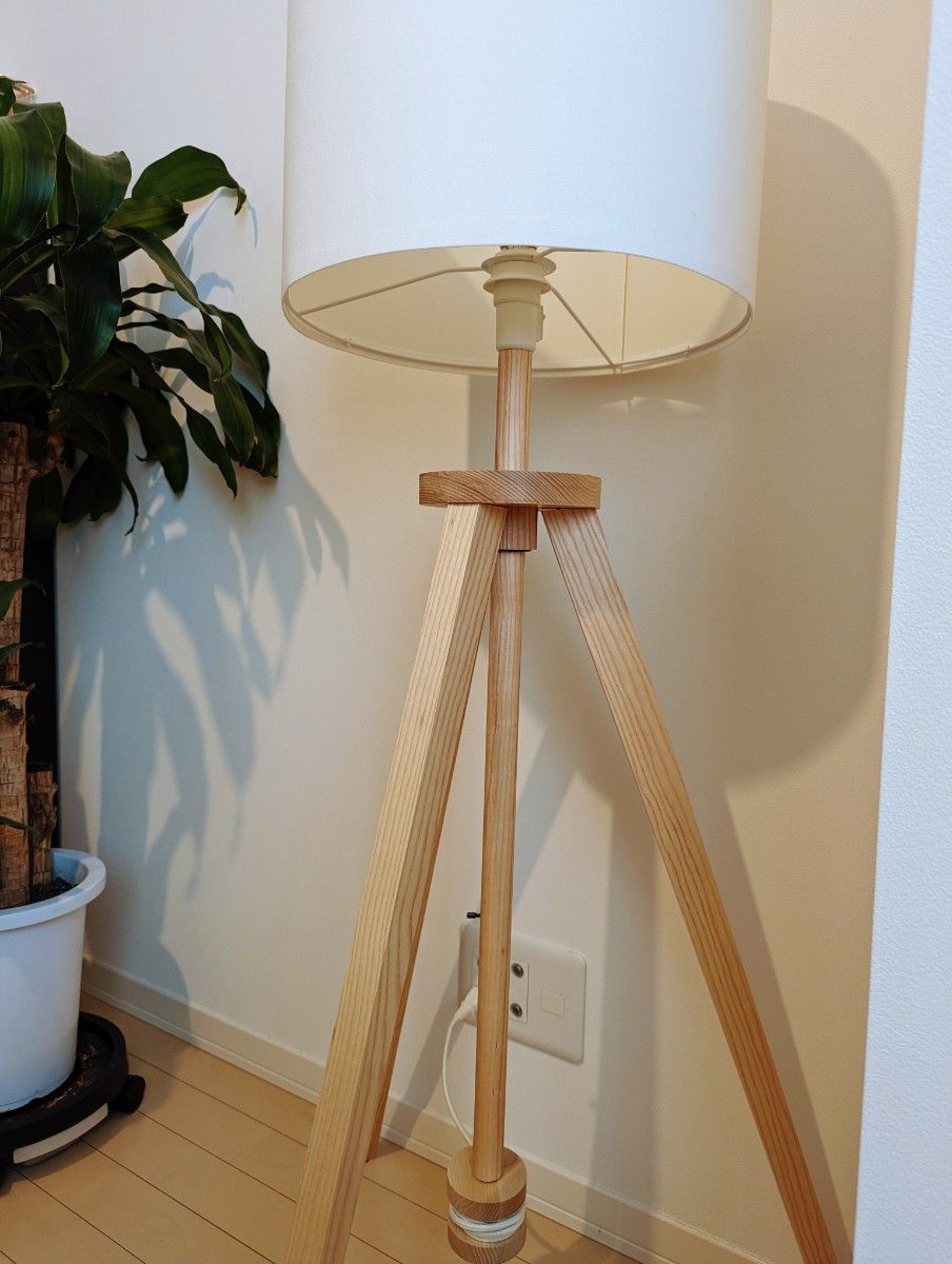IKEA ラウテルス フロア スタンド ランプ 北欧 照明 間接照明 IKEA ラウテルス フロア スタンド ランプ 北欧 照明 間接照明