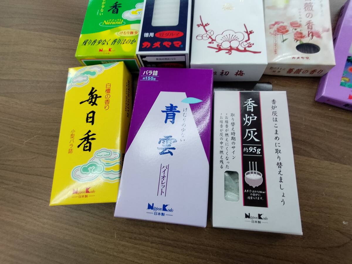 線香 ろうそく おまとめ 青雲 毎日香 白檀初梅　など　 ローソク お香 香炭 仏壇 法事 現状品_画像5