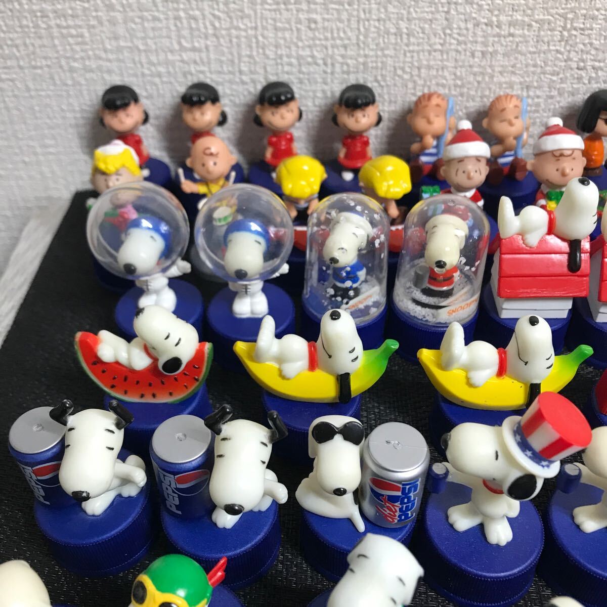 スヌーピー ボトルキャップ フィギュア PEPSI SNOOPY ペットボトルキャップ 約90体 クリスマスペプシ コレクション 大量 の画像2