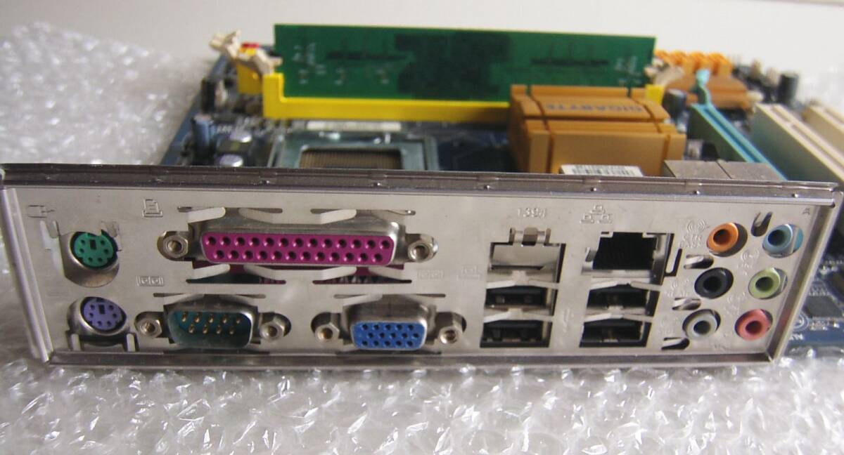 GIGABYTE 台湾 マザーボード micro-ATX ギガバイト LGA775 バックパネル BIOS起動確認済み IOパネル USED GA-EG31MF-S2 メモリの画像9