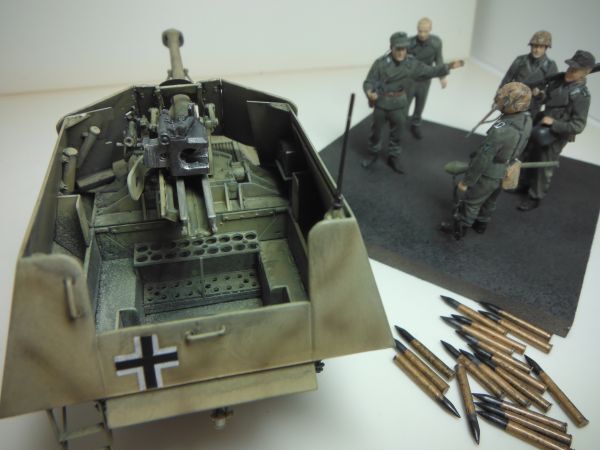  plastic model final product 1/35* Panda hobby *Sd.kfz.135ma-da-I 7.5cm against tank self-propelled artillery + equipment ....* model tank equipment . car war . vehicle military 