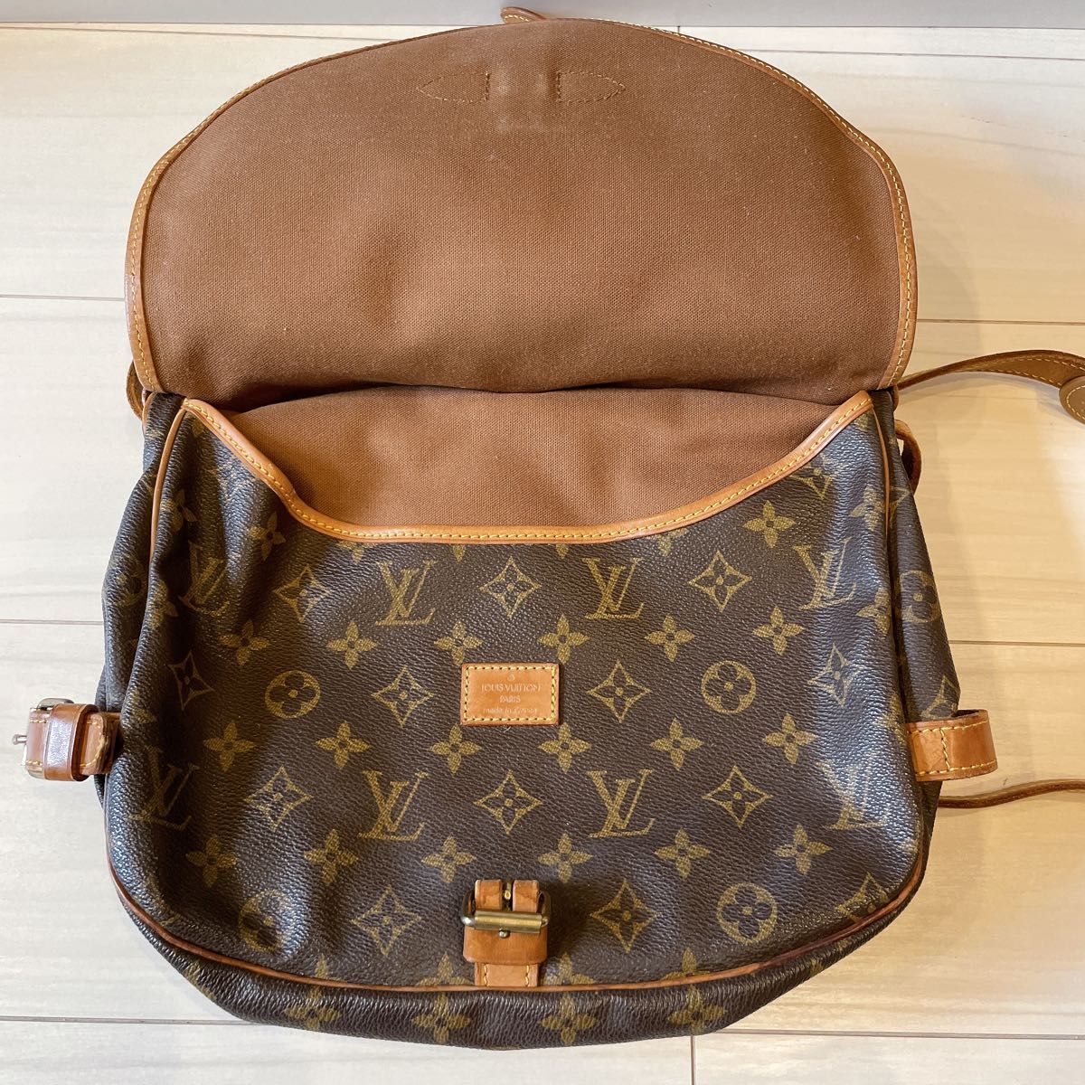 LOUIS VUITTON ルイヴィトン ソミュール