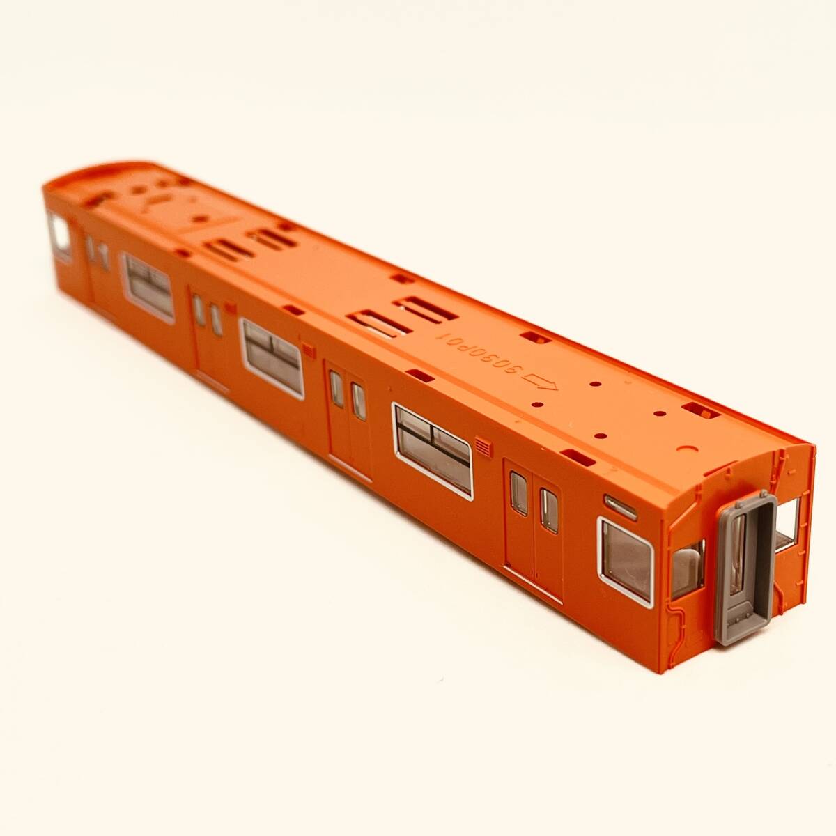 TOMIX モハ201 30N更新車/オレンジ色 ボディ+ガラス 1両分入り 98843 JR 201系通勤電車(JR西日本30N更新車・オレンジ)セットからのバラシ_入札個数1でのお渡し内容です。