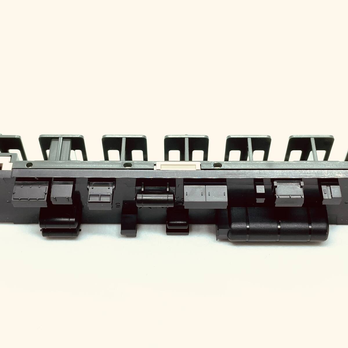 TOMIX オハネフ25-500 トワイライト色用 シート+ウェイト+床板 1両分入り 98359 JR EF81・24系トワイライトエクスプレス基本セットAバラシ_詳細画像です。
